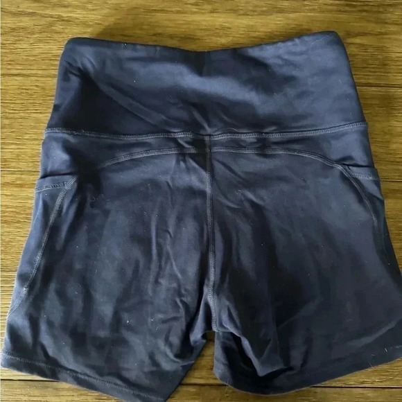 Women’s 2” biker shorts small / E4 - Picture 4 of 4